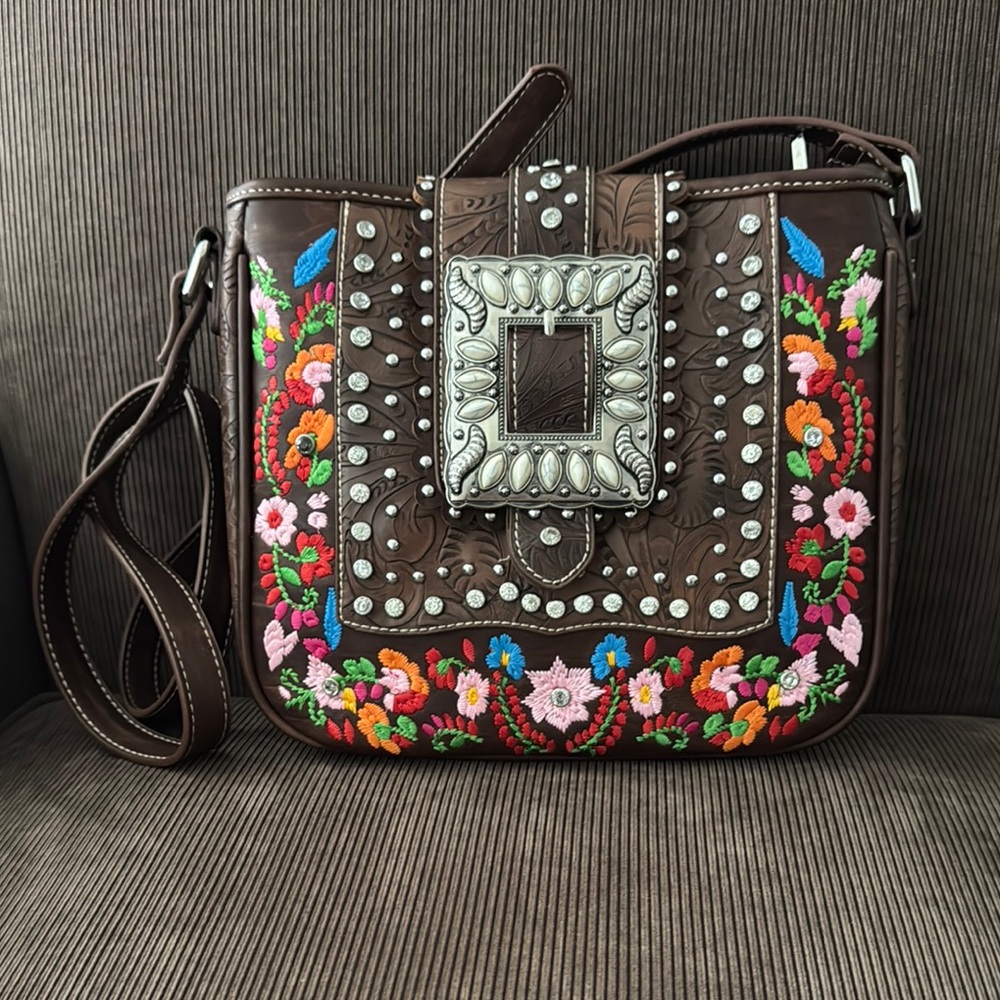 Montana West Embroidered Conceal Carry Crossbody
